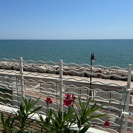 Ca Dell'Angelo - Caorle Aparthotel Exterior photo